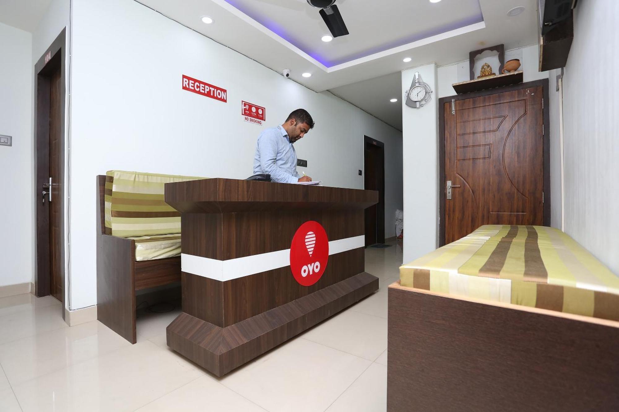 Hotel O Aashray Guest House Гувахати Экстерьер фото